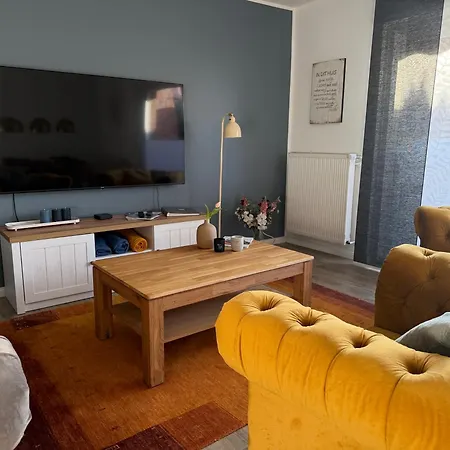 Apartment Aha *